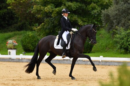 Siegesritt beim Ausflug nach Bayern: Simone Pearce und Daenerys Targaryen  | © Altenhofer