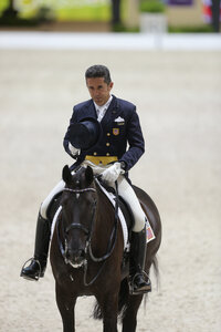 Cesar Parra im Dressurviereck - das wird es so schnell nicht mehr zu sehen geben. Die FEI verhängt 15 Jahre Sperre wegen Tierquälerei. | © Lafrentz (Archiv)