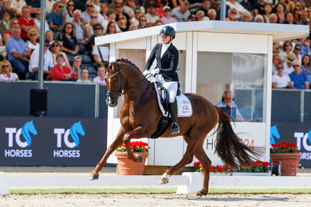 Birkhof's Viva Diamond DSP und Lisa Wernitznig können zu Platz sechs im Finale der Weltmeisterschaft der fünfjährigen Dressurpferde reiten. | © Lafrentz
