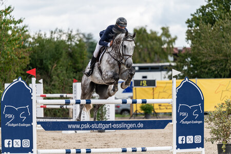 Marian Müller und Coupe siegen in der ersten Wertungsprüfung der Reiter. | © Claretta Lukas/Bambifotografie