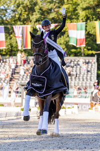 Wer wird in der Einzelwertung in die Fußstapfen von Jessica von Bredow-Werndl und TSF Dalera BB treten? Die beiden hatten 2023 bei den Europameisterschaften in Riesenbeck in den Einzelentscheidungen Doppel-Gold gewonnen. | © Lafrentz