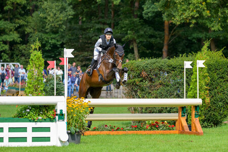 Emma Brüssau und Khaleesi springen bei den fünfjährigen Geländepferden ins Finale. | © Equitaris Emma Brüssau und Khaleesi springen bei den fünfjährigen Geländepferden ins Finale. | © Equitaris