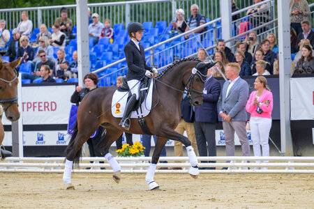 Fiene-Liene und Valentina Bronner trumpften im Finale der dreijährigen Stuten und Wallache auf. | © Equitaris Fiene-Liene und Valentina Bronner trumpften im Finale der dreijährigen Stuten und Wallache auf. | © Equitaris