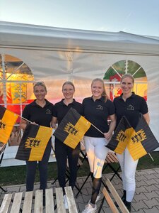 Gute Stimmung bei den baden-württembergischen Amateur-Reiterinnen in Münster-Handorf | © privat