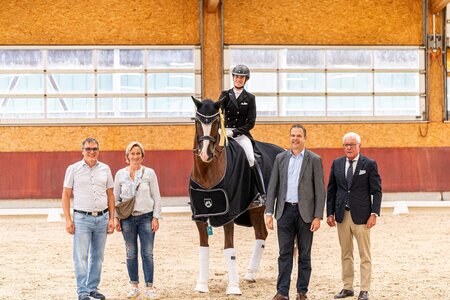 Linda Jung und Qu'est-ce que c'est sicherten sich in Balingen ihren ersten S**-Sieg. | © Bambi Fotografie
