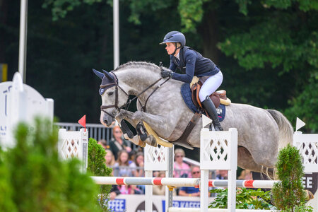 Birkhof's Arezzo Man FBW und Sophie Hinners anlässlich des Bundeschampionats 2024. | © Equitaris