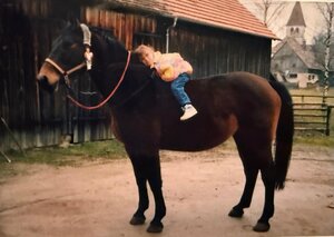 Aus diesem Kind ist heute ein Profi geworden. Doch um wen handelt es sich?