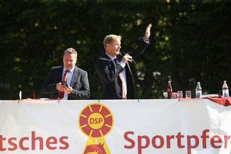 Fritz Fleischmann (links) feiert heute Geburtstag. | © D. Matthaes