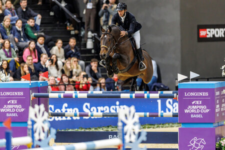Richard Vogel und United Touch S siegen im Weltcup-Springen von Basel. | © Lafrentz