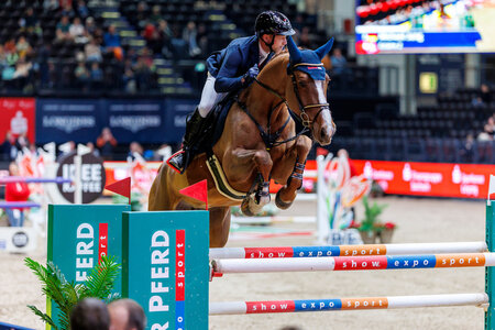 Michael Jung und Eclaire Z springen souverän zum Sieg des CSI5*-Springens auf der PARTNER PFERD in Leipzig. | © Lafrentz