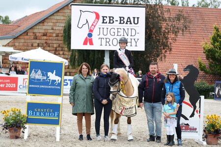 Die Bundesnachwuchschampionesse der Ponyreiter, Franka Müller, siegte 2025 im Finale der EB-Bau Jugend-Trophy. | © Doris Matthaes
