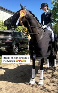 Simone Pearce und ihre "Queeni" siegen im ersten gemeinsamen Grand Prix. | © Privat