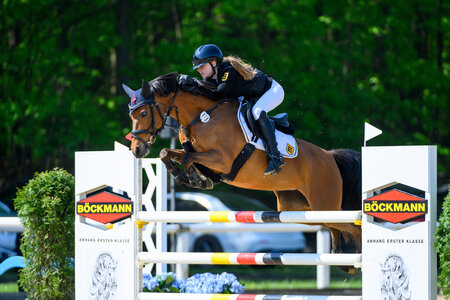Jana Roth und ihre Bumble Bruni sprangen im Gesamtranking zu Platz sechs. | © Equitaris