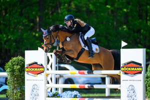 Jana Roth und ihre Bumble Bruni sprangen im Gesamtranking zu Platz sechs. | © Equitaris