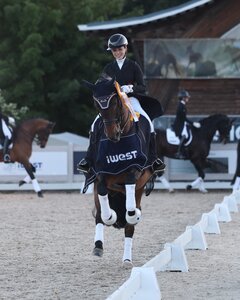 Jana Lang und Baron galoppierten in der Intermediaire I von Winterlingen überlegen zum Sieg. | © Roger Müller