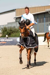 Siegreich im Großen Preis von  Jagstzell: Martin Fundis und Action Check. | © Janina Sanwald