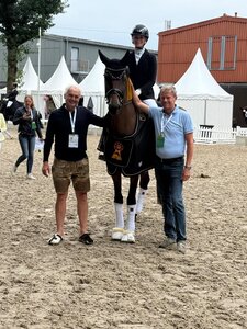 Baila van der Rosi aus der Zucht von Claudia Wolpert und im Besitz der Familie Beckmanns siegte unter dem Sattel von Sophie Jamar in der Finalqualifikation der fünfjährigen Dressurpferde. | © privat