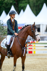 Miss Bubble und Frieda Grüber sichern sich im Finale der fünfjährigen Springponys Bronze. | © Equitaris