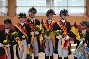 Baden-Württembergs Siegerteam der Jungen Reiter | © D. Matthaes